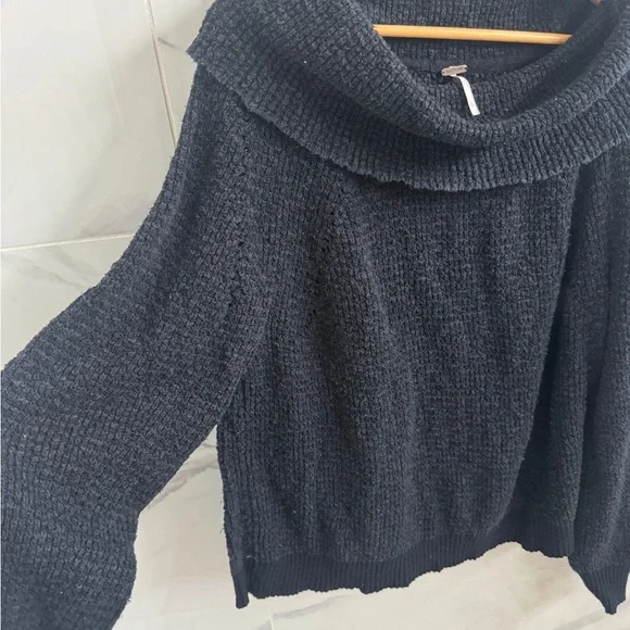 Free People oversized slouchy black knit turtleneck sweater - medium - Picture 3 of 5